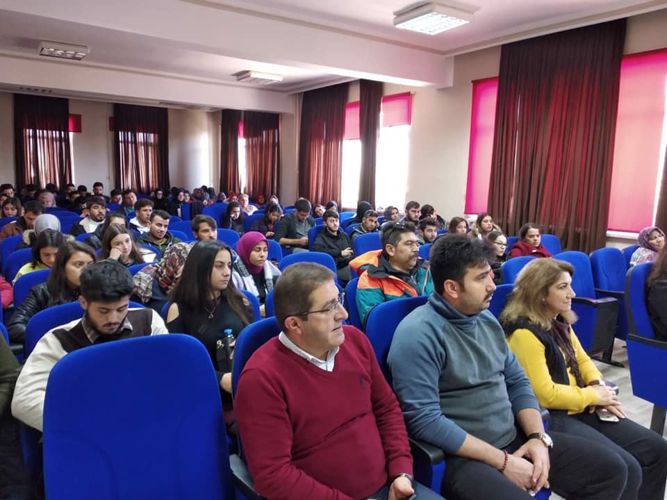 İlahiyatçı Yazar Ahmet Bulut Hocamız Yüksekokul Öğrencilerimize Konferans Verdi.